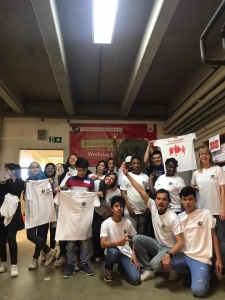 Junge Menschen in der Ferienschule